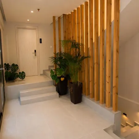 Hotel Lunar Modern Boutique 4*