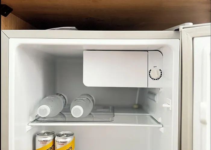 Lunar Modern Boutique מלון 4*