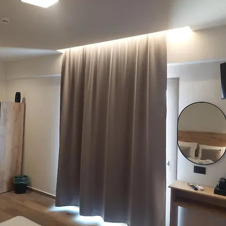 Готель Lunar Modern Boutique