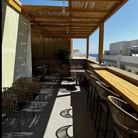 Lunar Modern Boutique Готель 4*