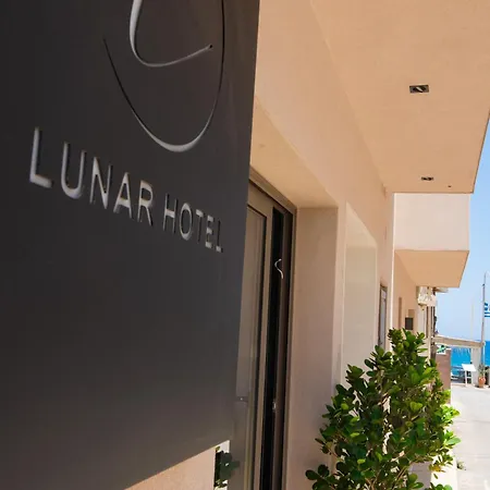מלון Lunar Modern Boutique 4*