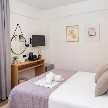 Hotel Lunar Modern Boutique 4*