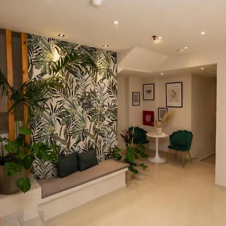 Lunar Modern Boutique 4*