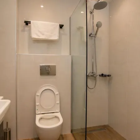 Lunar Modern Boutique 4*