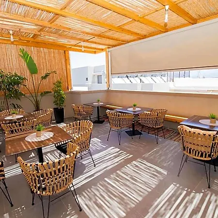 Lunar Modern Boutique 4*
