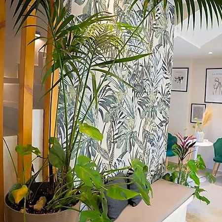Lunar Modern Boutique Hotel 4*