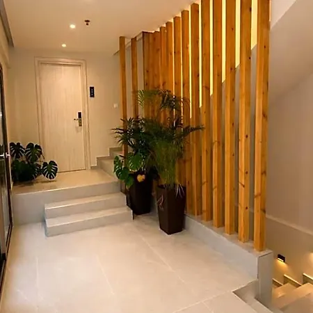 Lunar Modern Boutique 4*