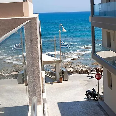 Lunar Modern Boutique Hotel 4*