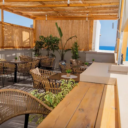Hotel Lunar Modern Boutique 4*