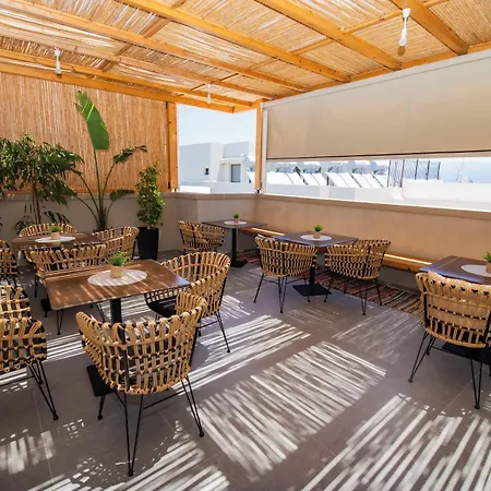 Lunar Modern Boutique Hotel 4*