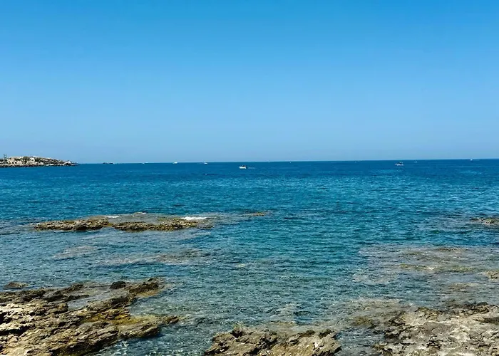 Lunar Modern Boutique 4*