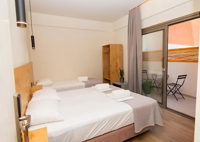 Lunar Modern Boutique 4*