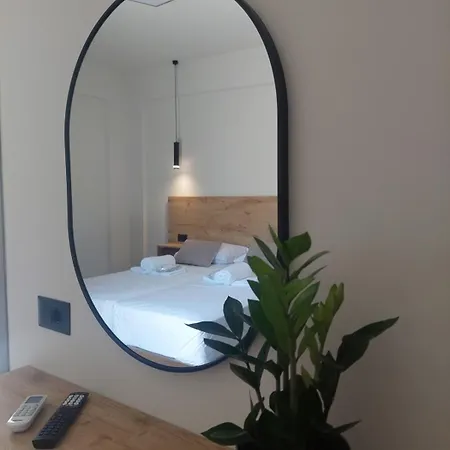 Lunar Modern Boutique 호텔