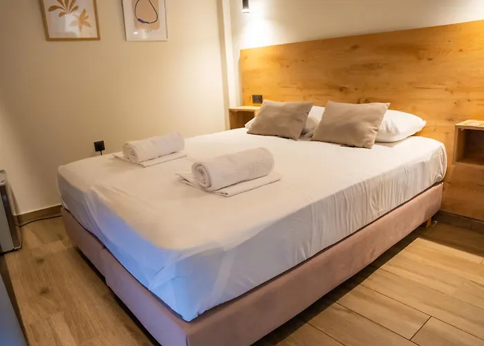 فندق Lunar Modern Boutique 4*