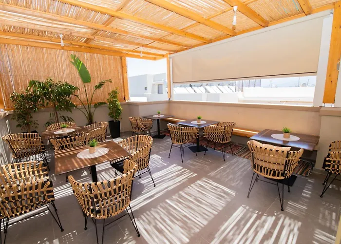 Lunar Modern Boutique فندق