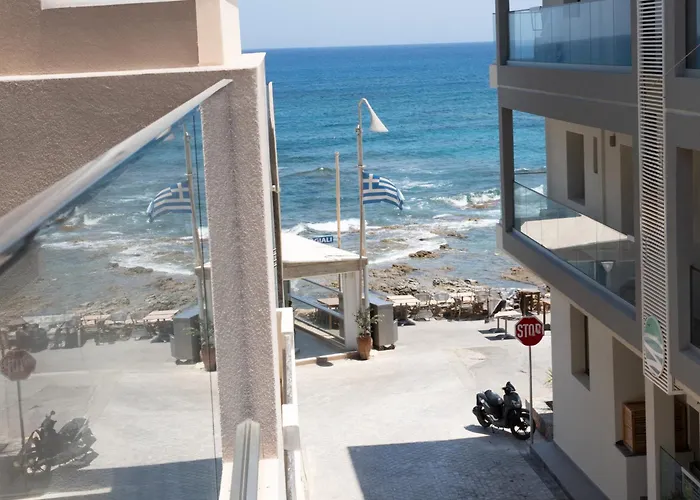 فندق Lunar Modern Boutique 4*